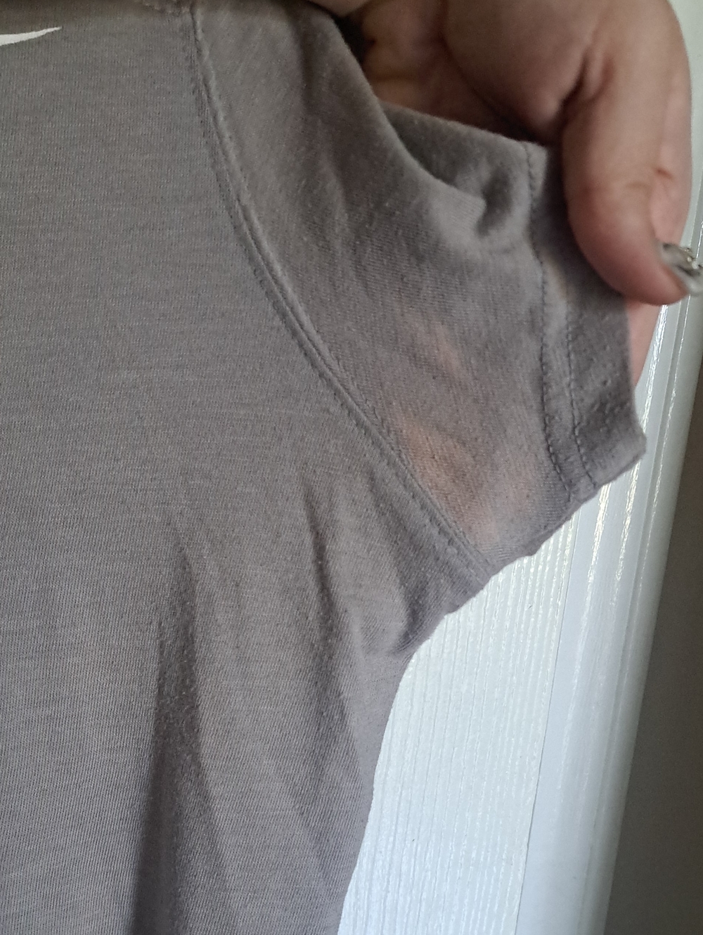 Nike Gray V-Neck UK Wildcats Tee with Blue Accents - Picture 4 of 5